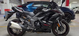 Kawasaki Ninja 1100SX SE Negra