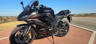 Kawasaki Ninja 1100SX SE Negra