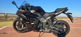 Kawasaki Ninja 1100SX SE Negra