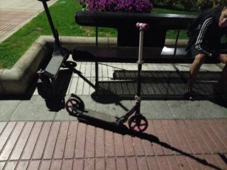 Patinete plegable rosa comprado hace 1 año y medio