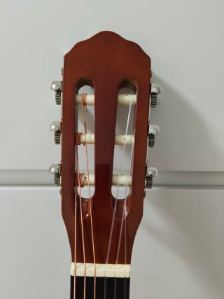 Guitarra C-16 con funda