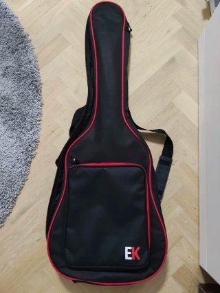 Guitarra C-16 con funda