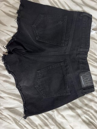 Shorts vaqueros negros rotos