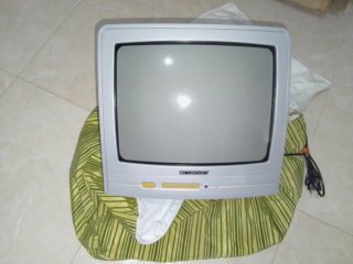 2 Televisores Playsonic y bluesky