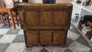 Baúl antiguo madera y metal