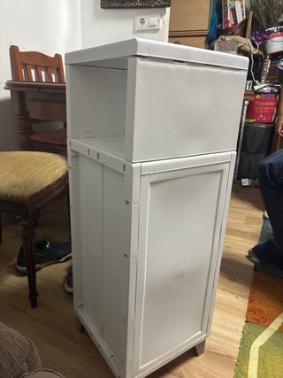 Cajonera blanca y gris