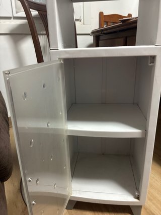Cajonera blanca y gris