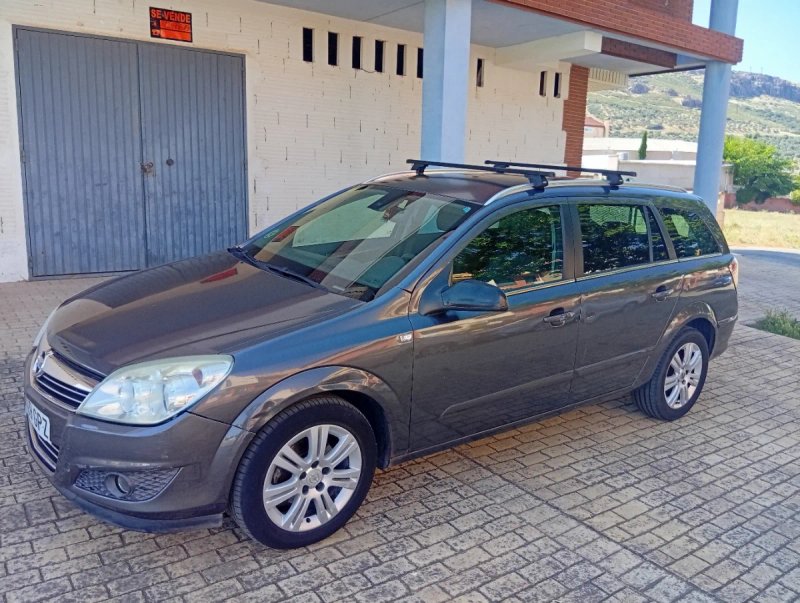 Opel Astra 2009 - foto 1