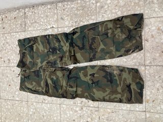 Chaqueta Militar Camuflaje, gorro y pantalon