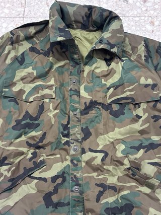 Chaqueta Militar Camuflaje, gorro y pantalon