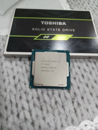 SSD Toshiba TR200 240GB Procesador i7.8700