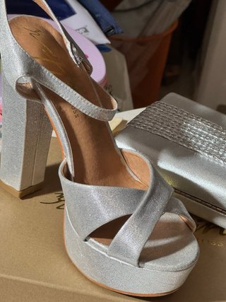 Zapatos de fiesta plateados talla 37
