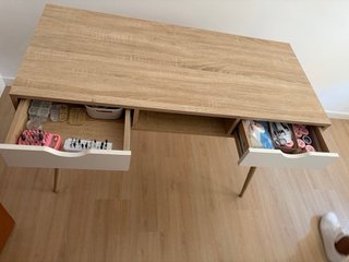 Scrivania in legno e bianco