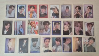 Stray kids photocards