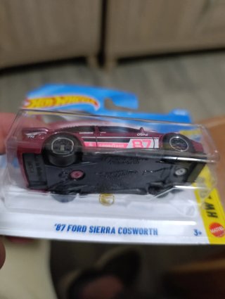 Hot Wheels Ford Sierra RS Cosworth Rosa 87 STH