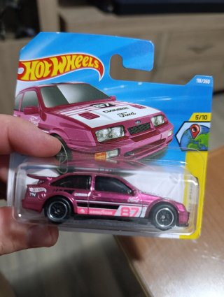 Hot Wheels Ford Sierra RS Cosworth Rosa 87 STH
