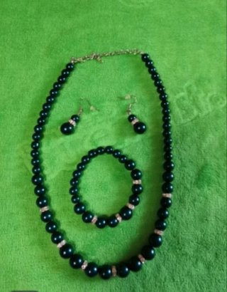 Conjunto Collar, Pendientes y Pulsera Nuevos