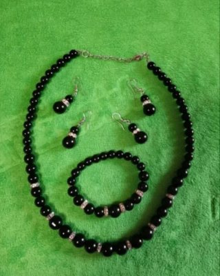 Conjunto Collar, Pendientes y Pulsera Nuevos