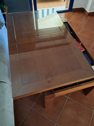 Mesa de centro de madera y cristal