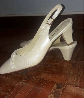 Zapatos Pepe Varo blancos