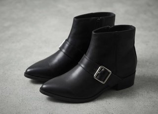Botines negros piel hebilla tacón bajo NU