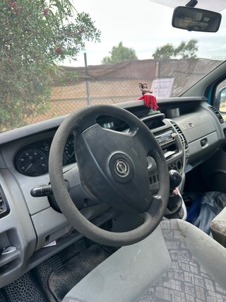 Opel Vivaro 2003- 216.000km 9pl