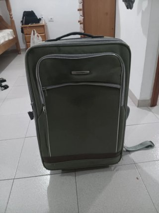 Maleta de viaje verde