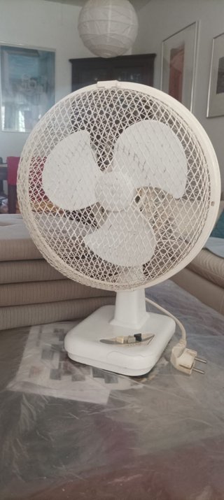 Ventilador de mesa blanco