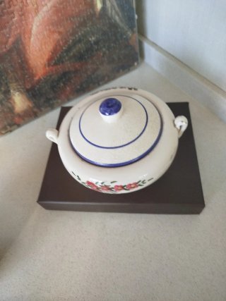 Antiguo azucarero de cerámica