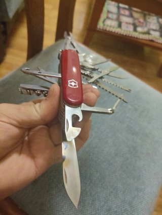 Navaja Victorinox Swiss Champ 33