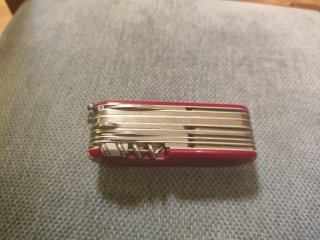 Navaja Victorinox Swiss Champ 33