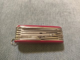 Navaja Victorinox Swiss Champ 33