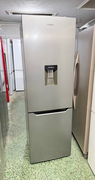 Nevera Sauber con dispensador de agua