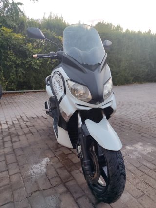 Yamaha XMAX 250