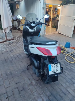 Yamaha XMAX 250