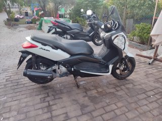 Yamaha XMAX 250