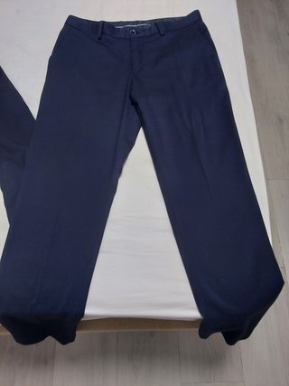 Traje de vestir azul Easy Wear Slim Fit usado.