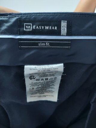 Traje de vestir azul Easy Wear Slim Fit usado.
