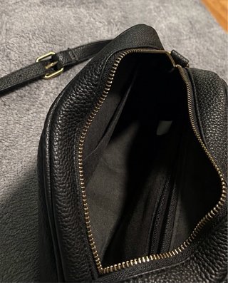 Bolso negro de hombro