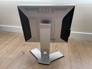 Monitor Dell 17 Plata