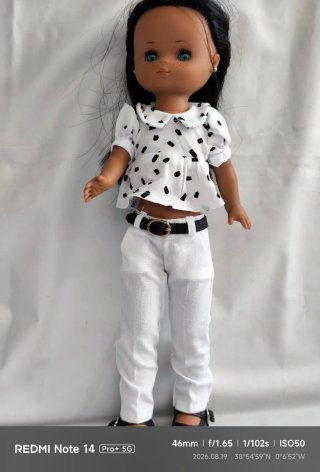 Ropita para muñeca Lesly