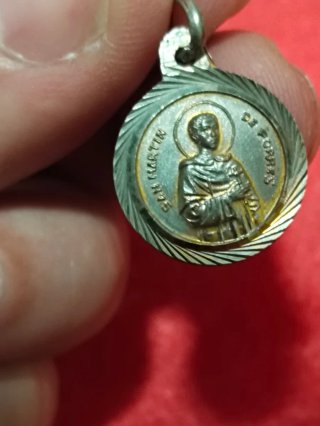 Medalla relicario San Martín de Porres