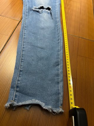 Pantalón vaquero roto azul