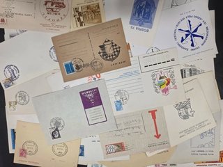 Lote de más de 100 sobres postales con sellos