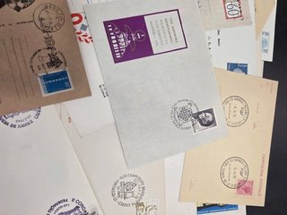 Lote de más de 100 sobres postales con sellos