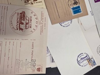 Lote de más de 100 sobres postales con sellos