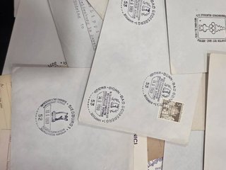 Lote de más de 100 sobres postales con sellos