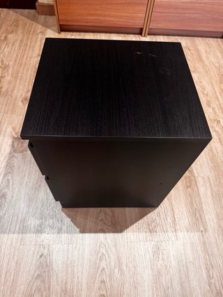 Mesita de noche Ikea oscura