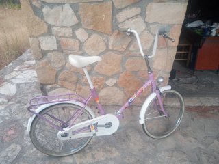 Bicicleta BH plegable morada