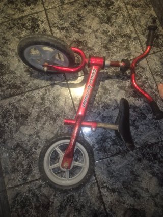 Bicicleta roja para niños 3-4 años